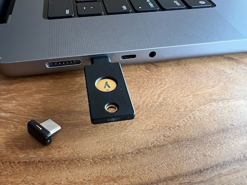 YubiKey NFC Port